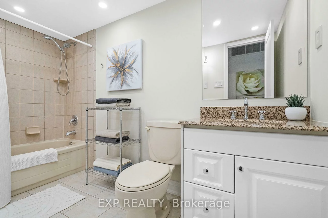 15390, Yonge, Aurora Heights, Aurora