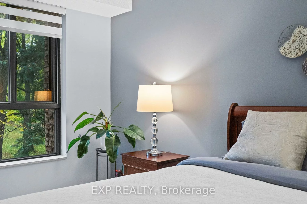 15390, Yonge, Aurora Heights, Aurora