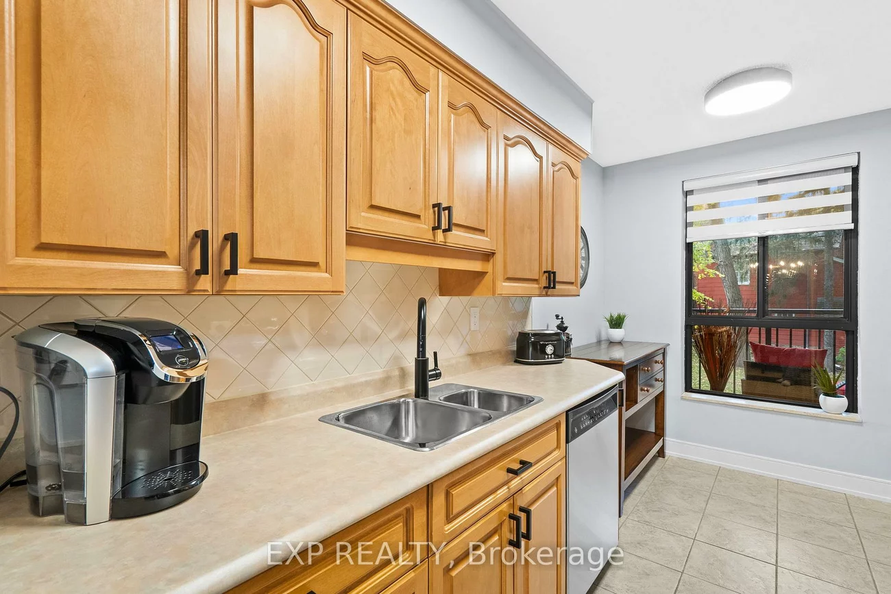 15390, Yonge, Aurora Heights, Aurora