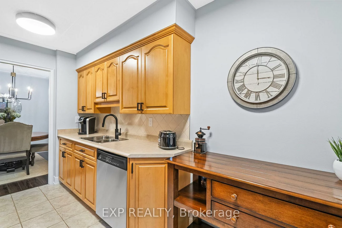 15390, Yonge, Aurora Heights, Aurora