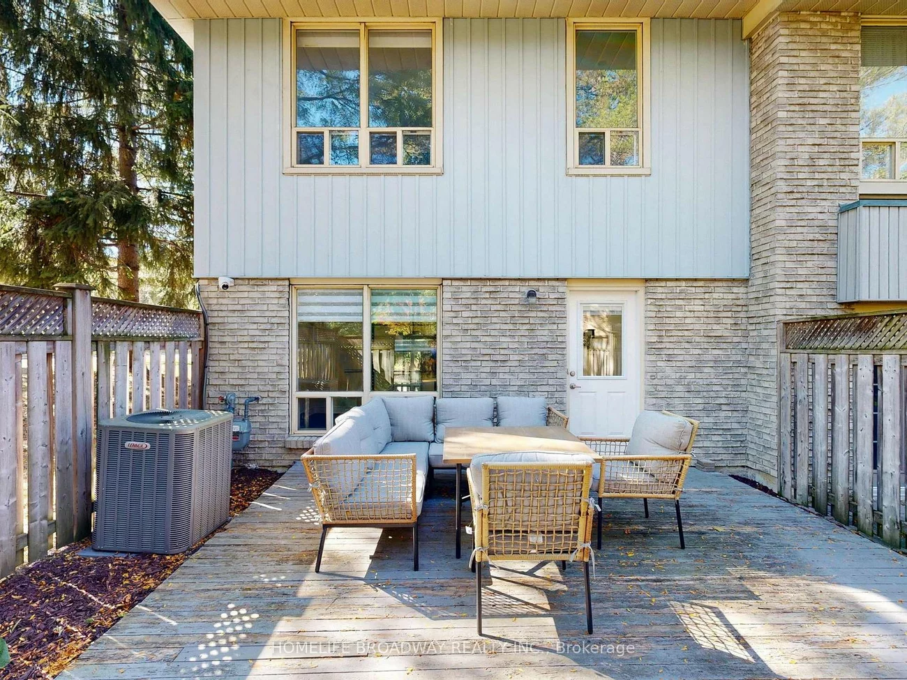 109, Poplar, Aurora Highlands, Aurora