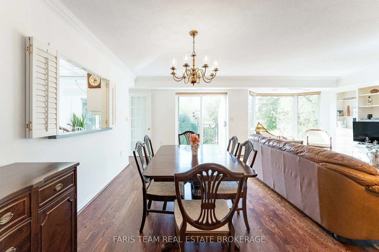 85, Wellington, Aurora Village, Aurora