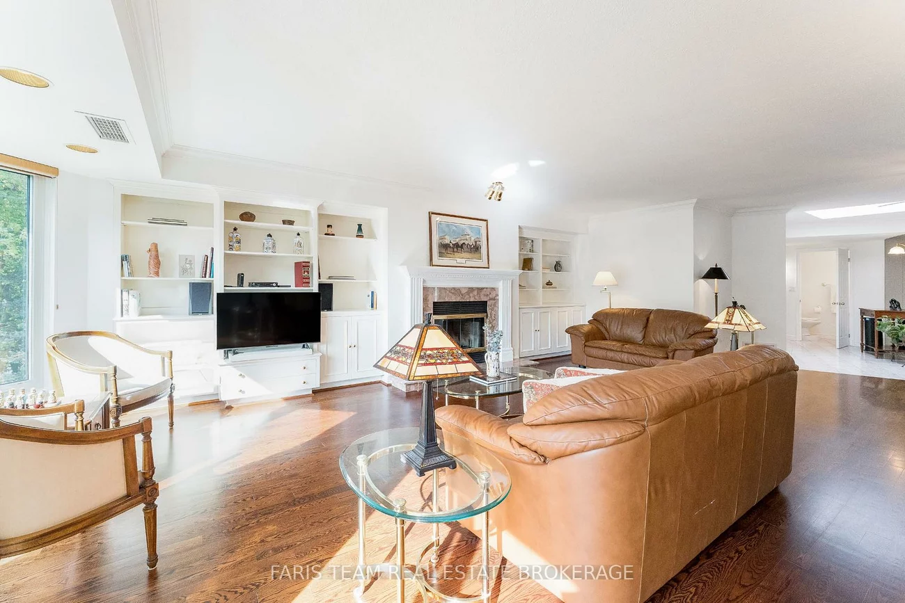 85, Wellington, Aurora Village, Aurora