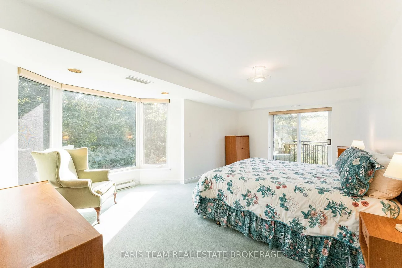 85, Wellington, Aurora Village, Aurora