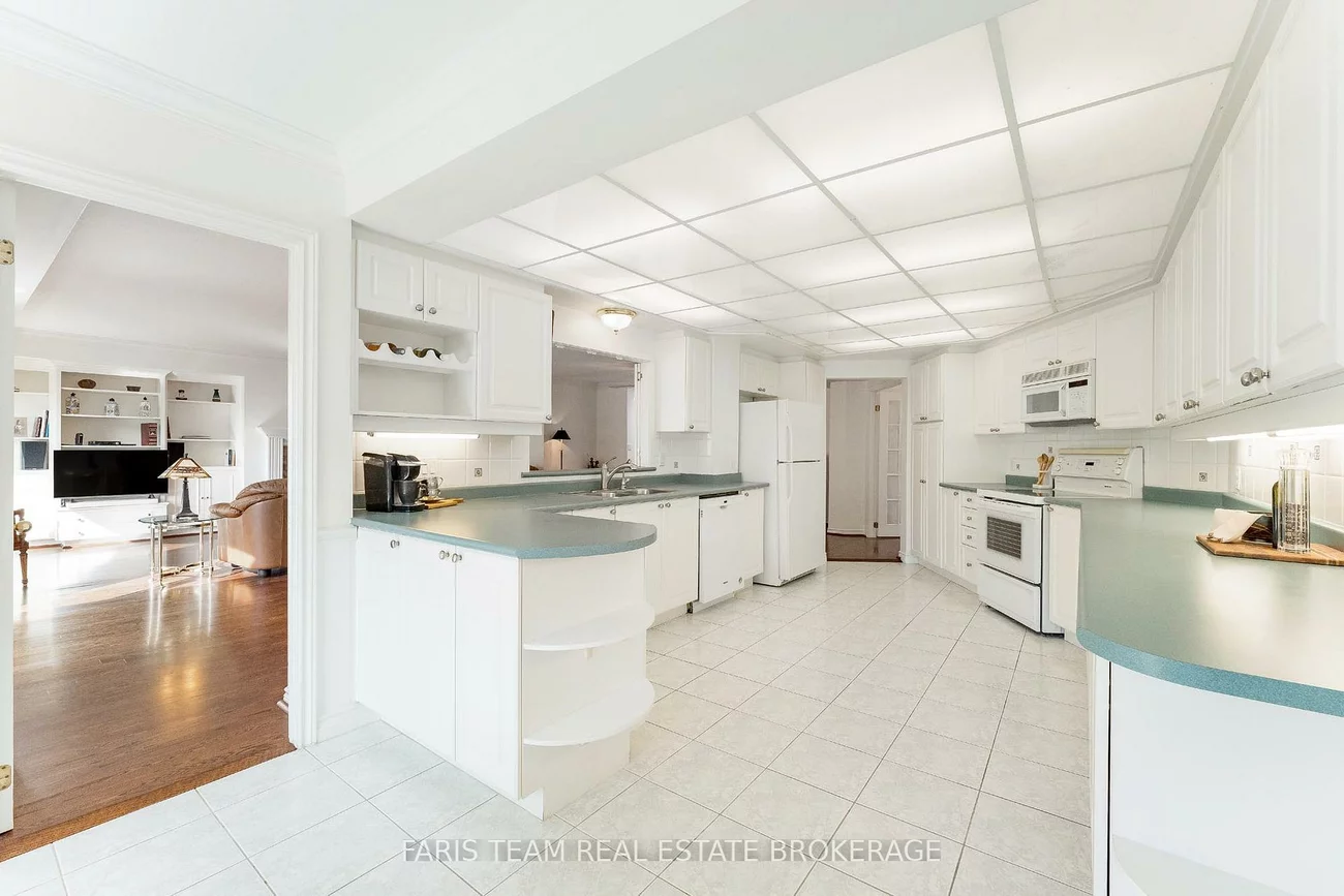 85, Wellington, Aurora Village, Aurora