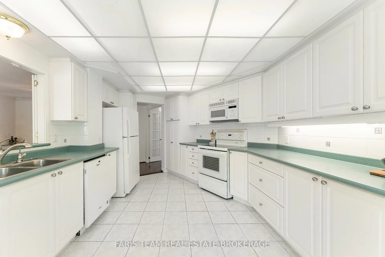 85, Wellington, Aurora Village, Aurora