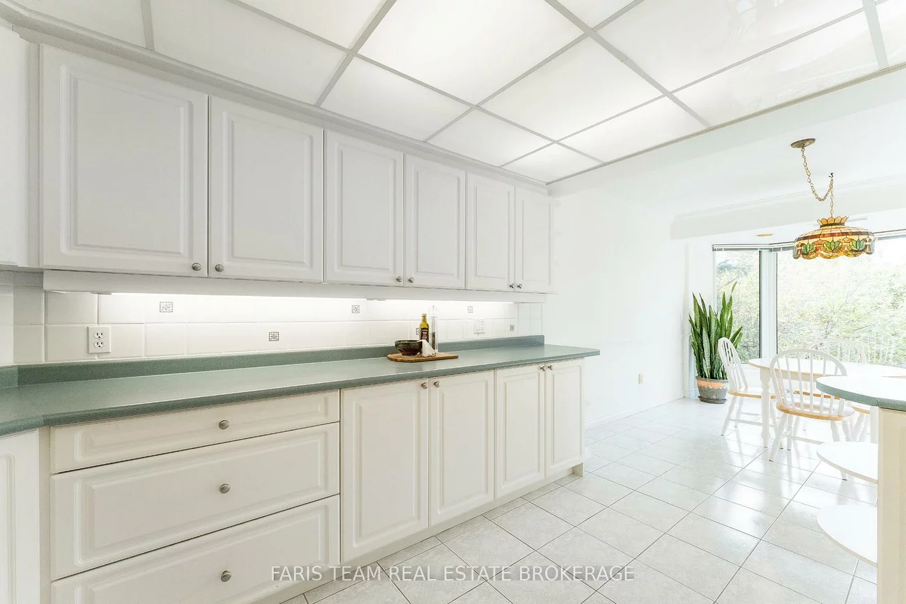 85, Wellington, Aurora Village, Aurora