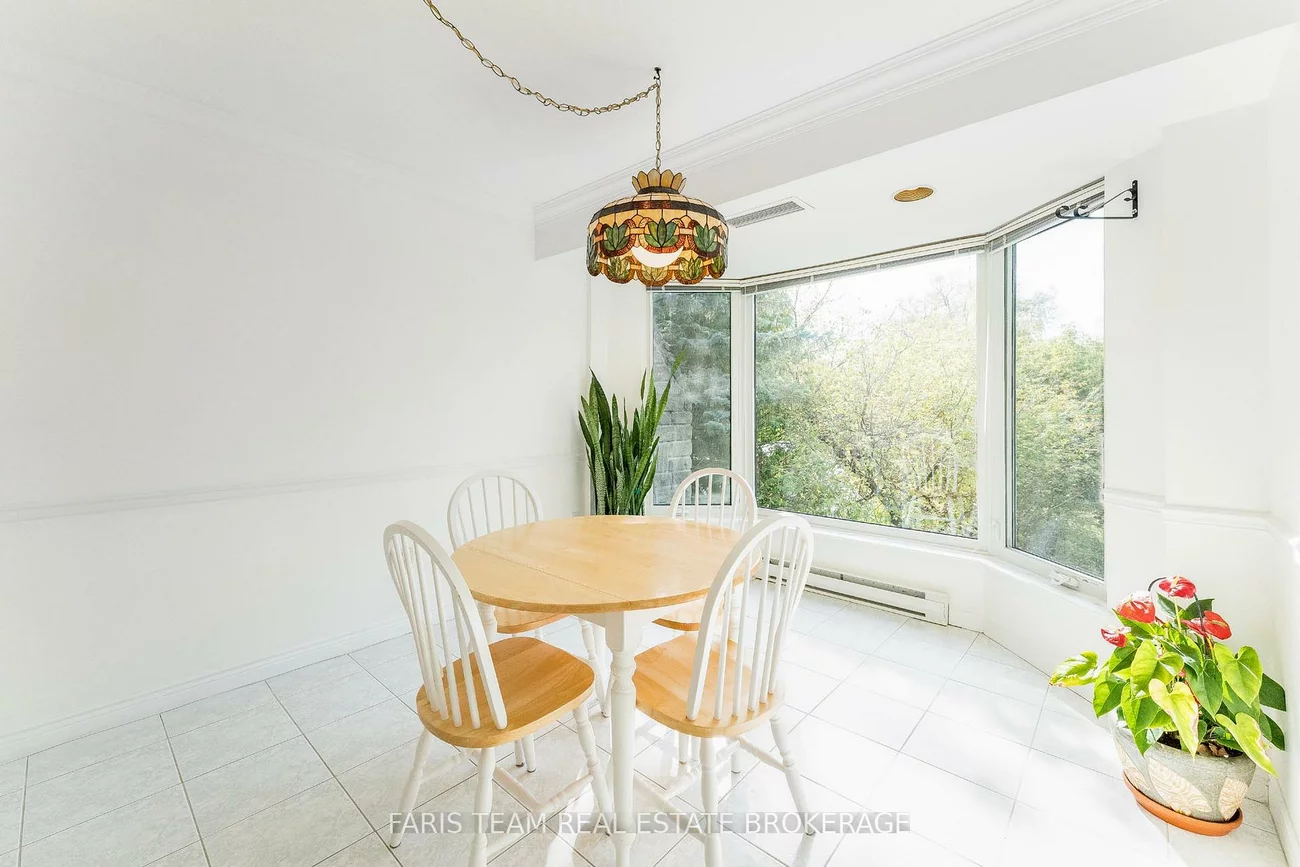 85, Wellington, Aurora Village, Aurora