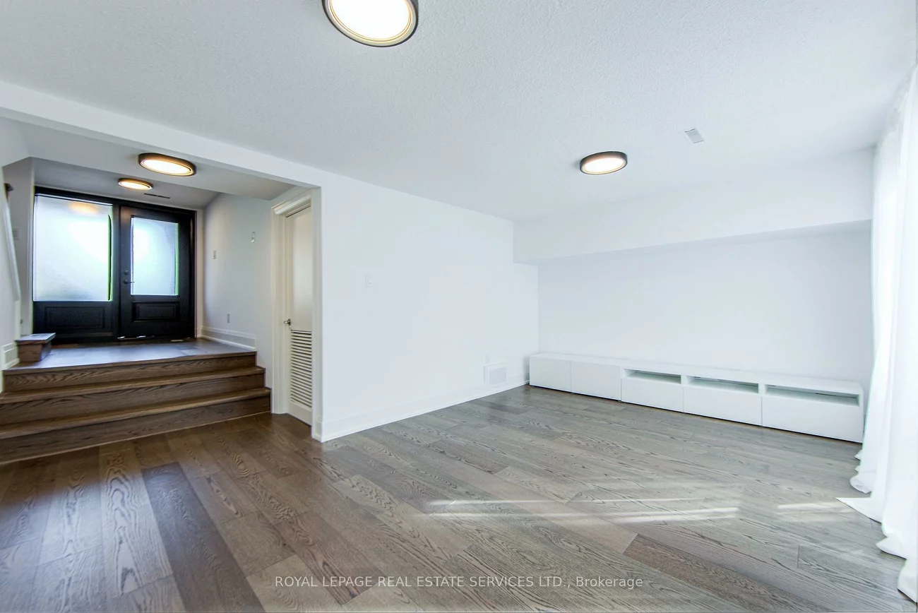 27, Poplar, Aurora Highlands, Aurora