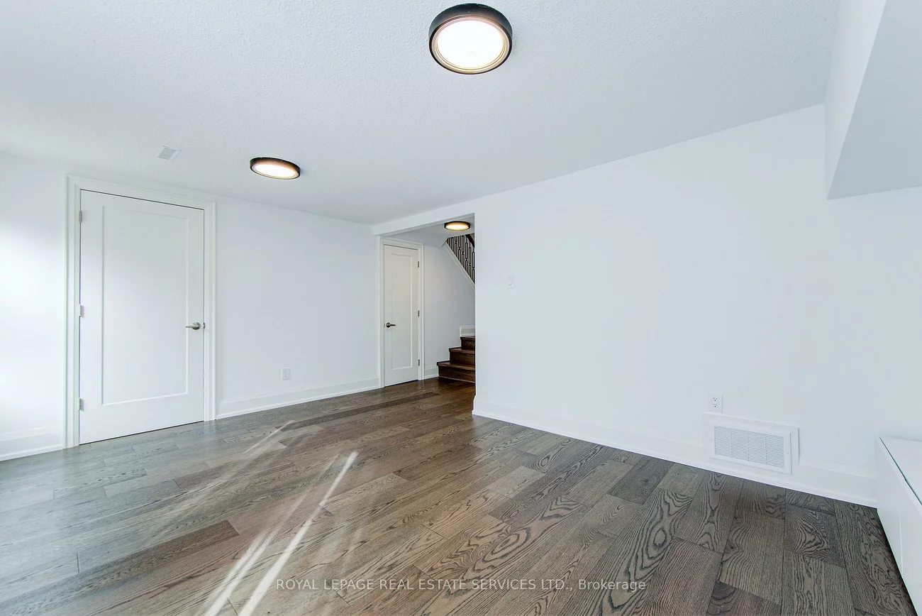 27, Poplar, Aurora Highlands, Aurora