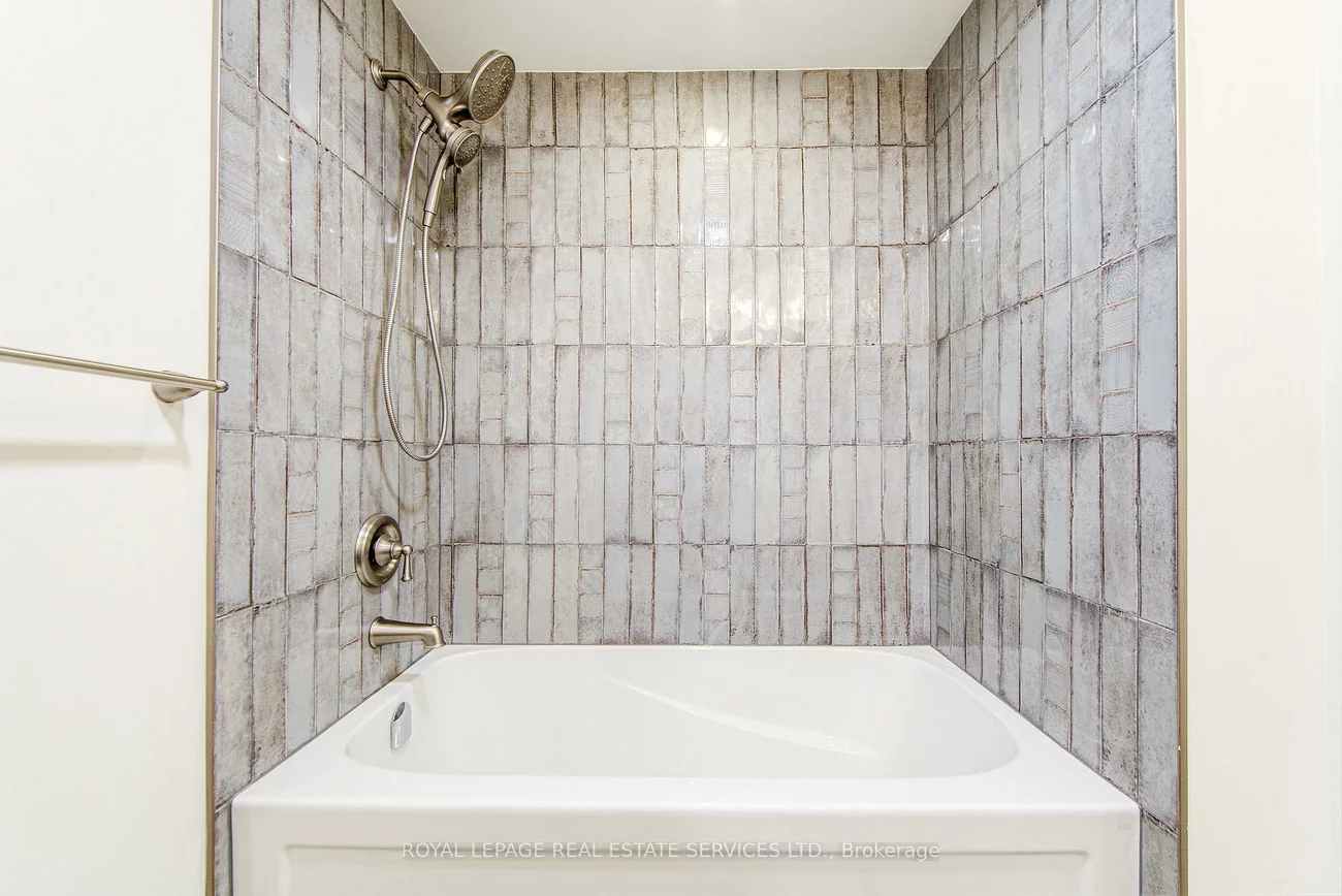 27, Poplar, Aurora Highlands, Aurora