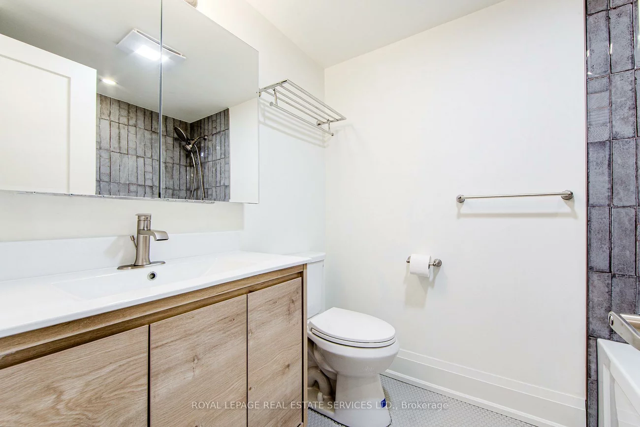 27, Poplar, Aurora Highlands, Aurora