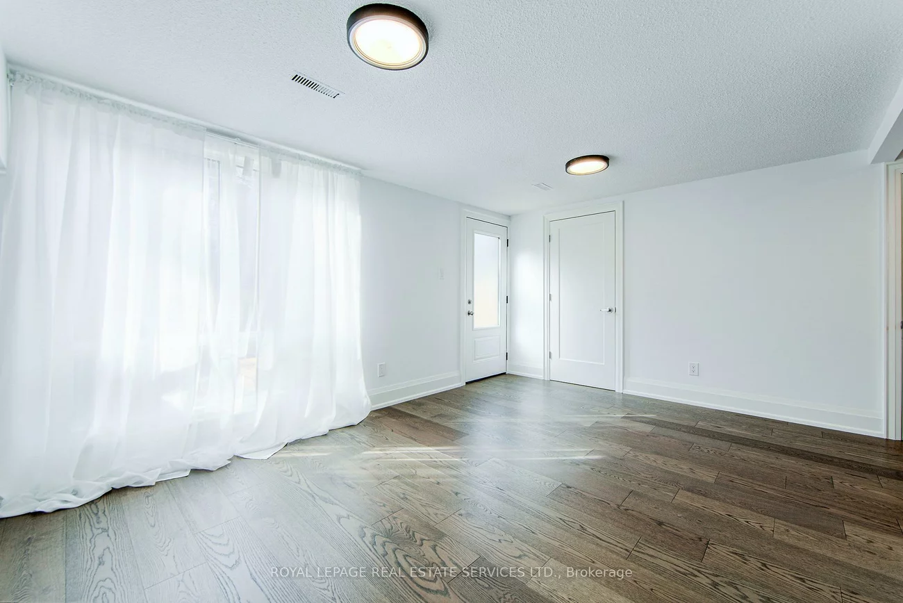 27, Poplar, Aurora Highlands, Aurora