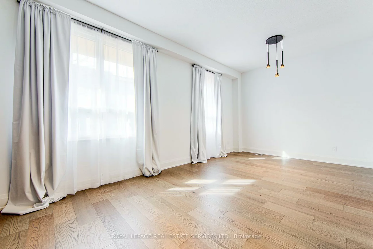 27, Poplar, Aurora Highlands, Aurora