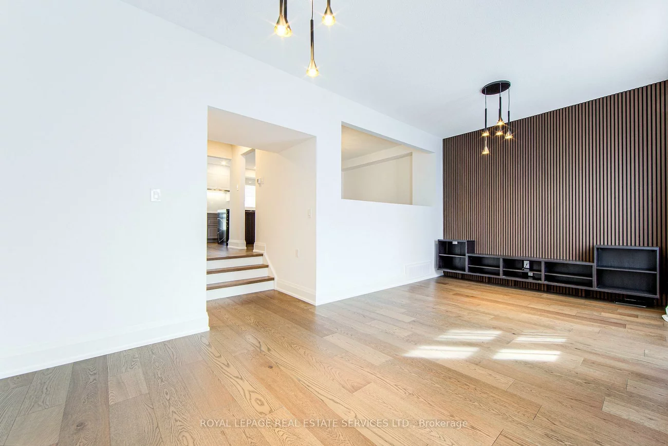 27, Poplar, Aurora Highlands, Aurora