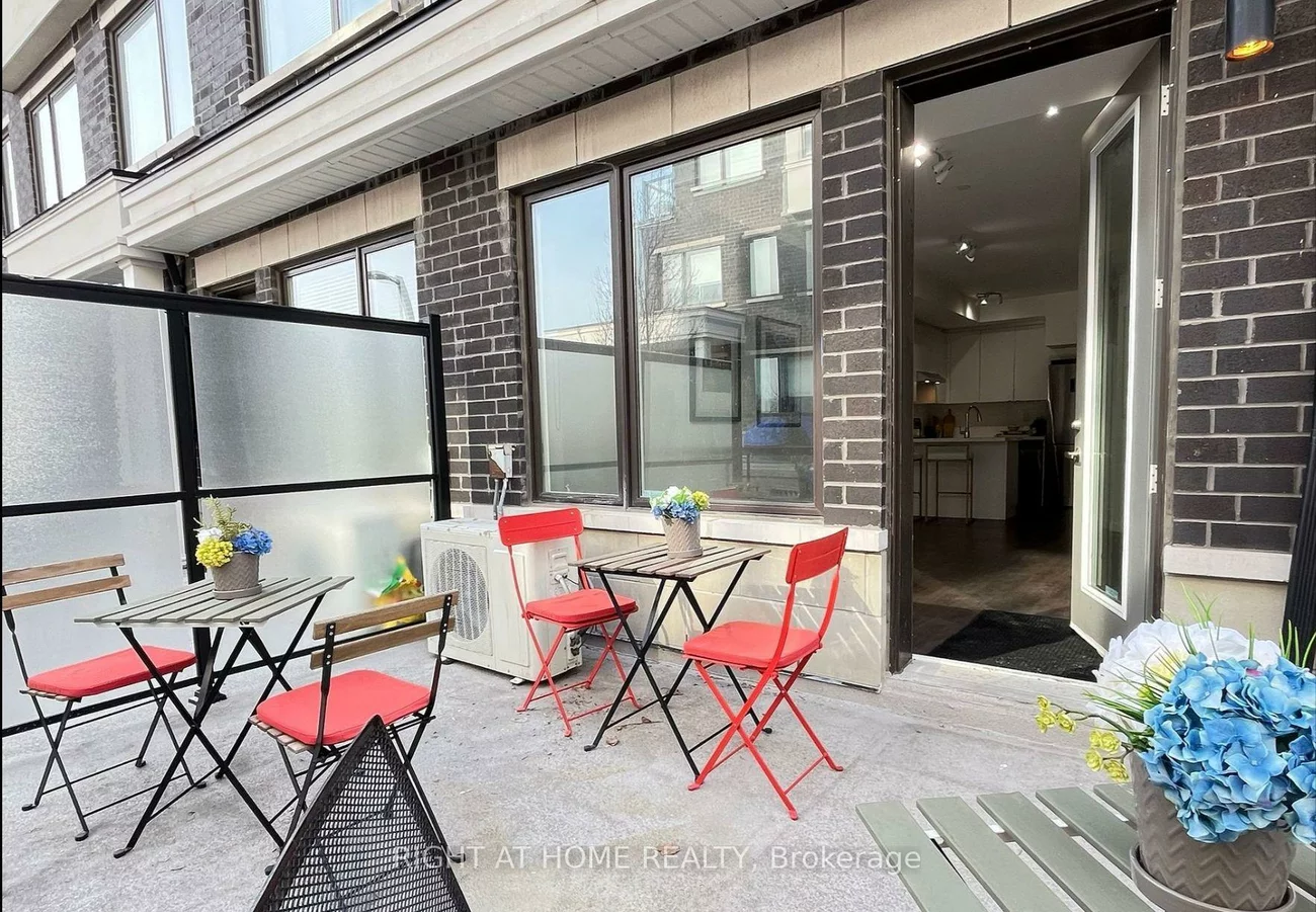 300, Alex Gardner, Aurora Village, Aurora