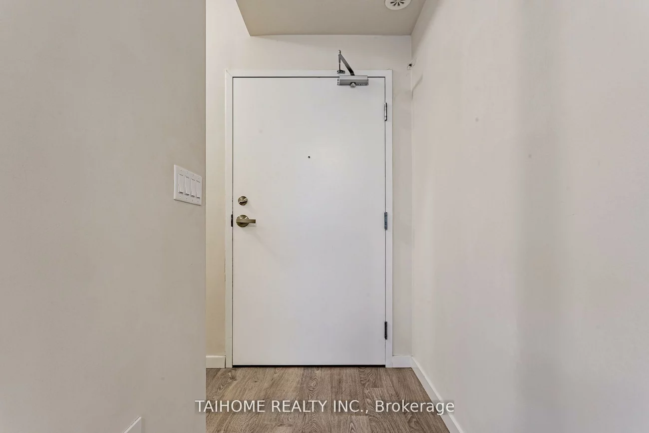 400, Alex Gardner, Aurora Village, Aurora