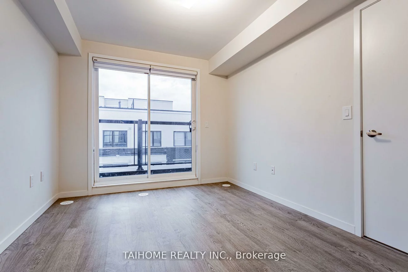 400, Alex Gardner, Aurora Village, Aurora