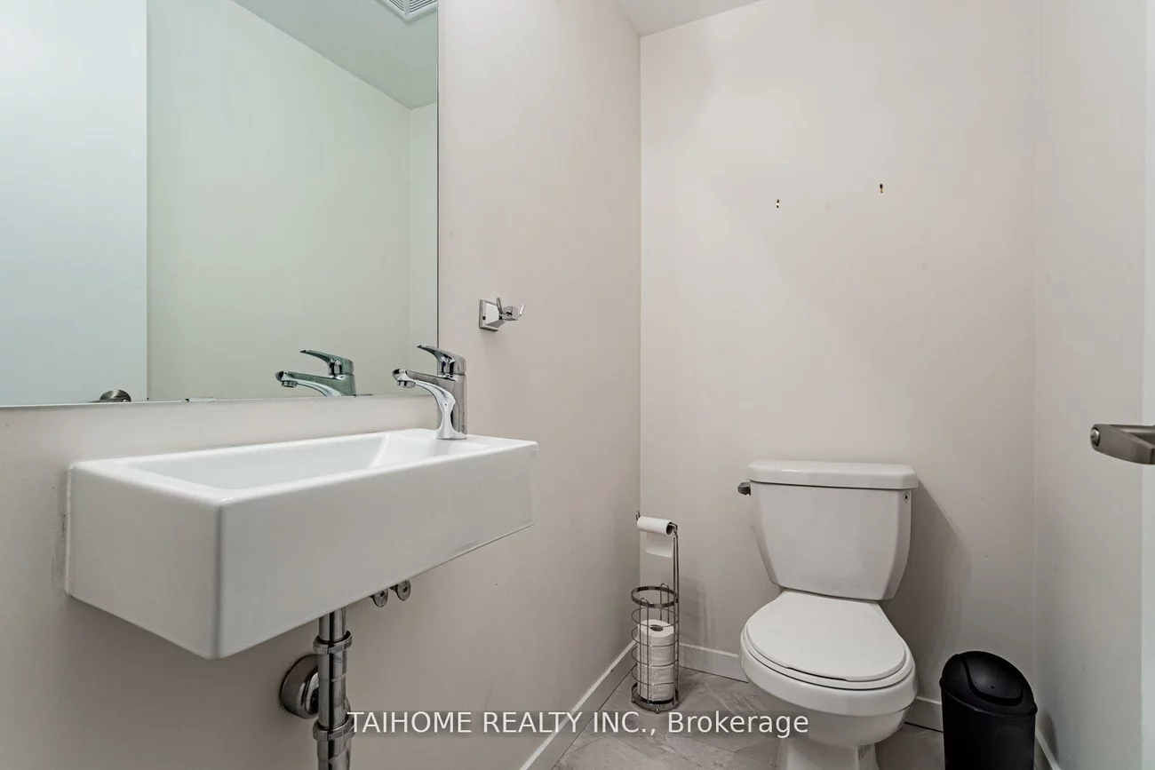 400, Alex Gardner, Aurora Village, Aurora