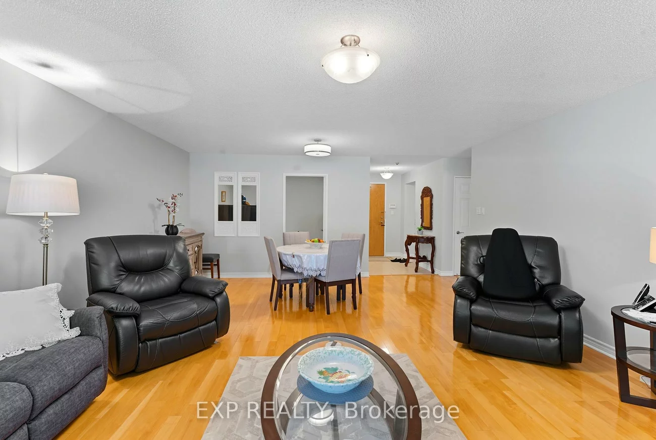 14924, Yonge, Aurora Highlands, Aurora