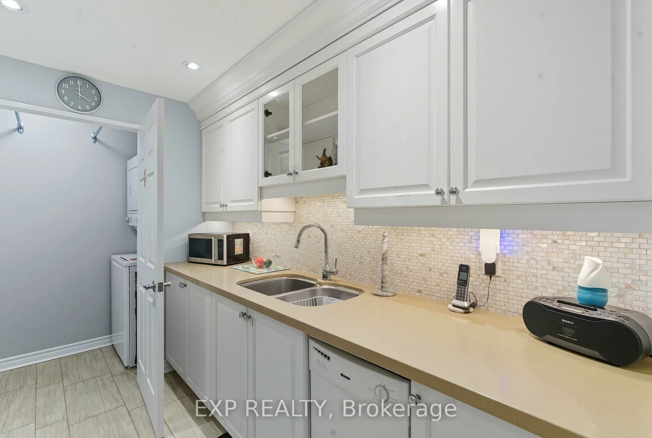 14924, Yonge, Aurora Highlands, Aurora