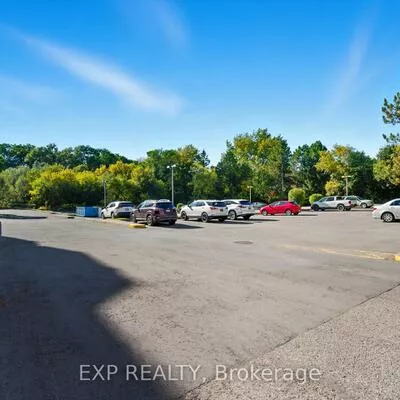 14924, Yonge, Aurora Highlands, Aurora