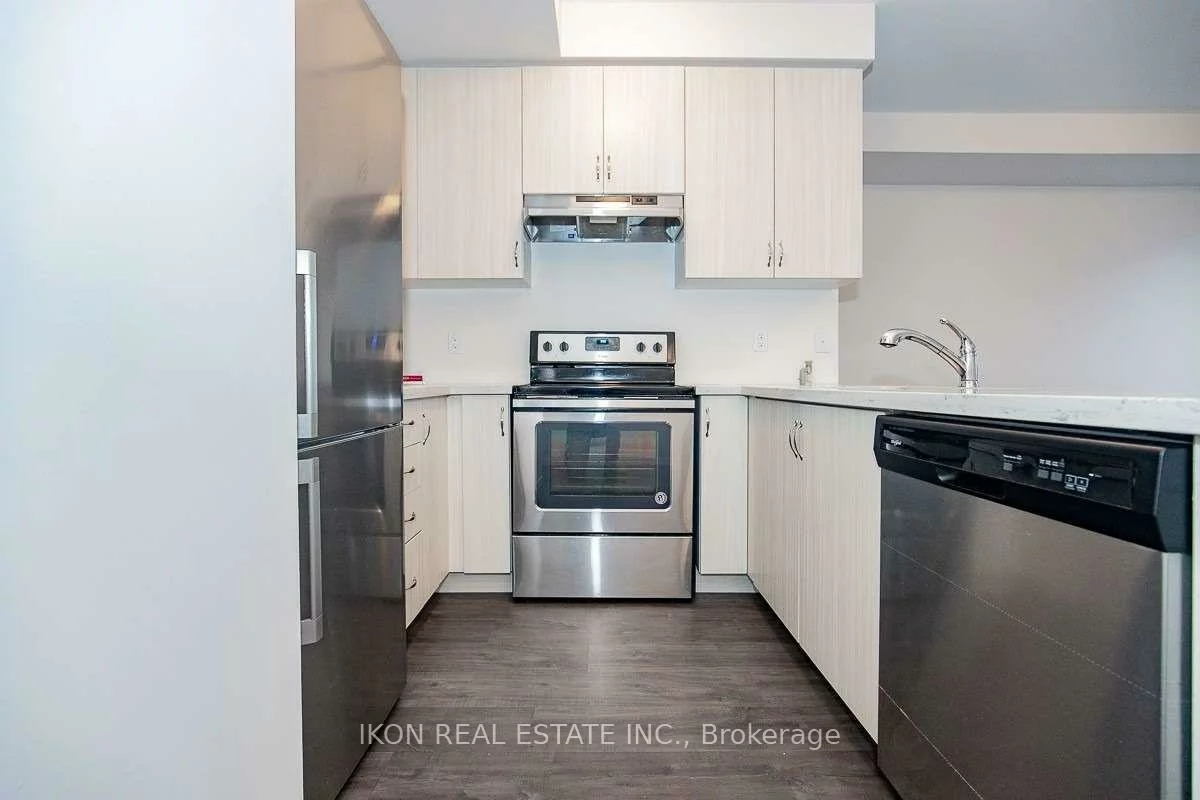 400, Alex Gardner, Aurora Village, Aurora