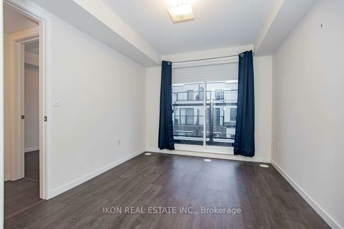 400, Alex Gardner, Aurora Village, Aurora