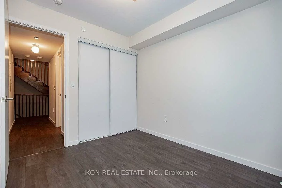 400, Alex Gardner, Aurora Village, Aurora