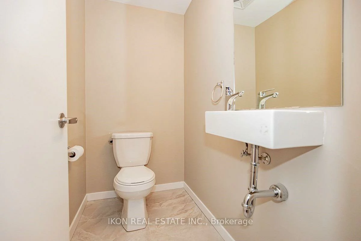 400, Alex Gardner, Aurora Village, Aurora