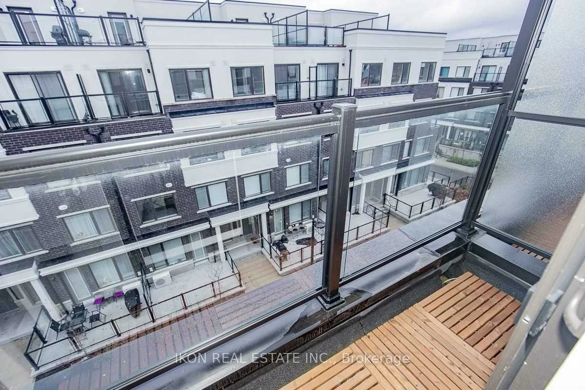 400, Alex Gardner, Aurora Village, Aurora