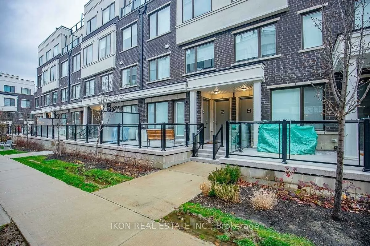 400, Alex Gardner, Aurora Village, Aurora