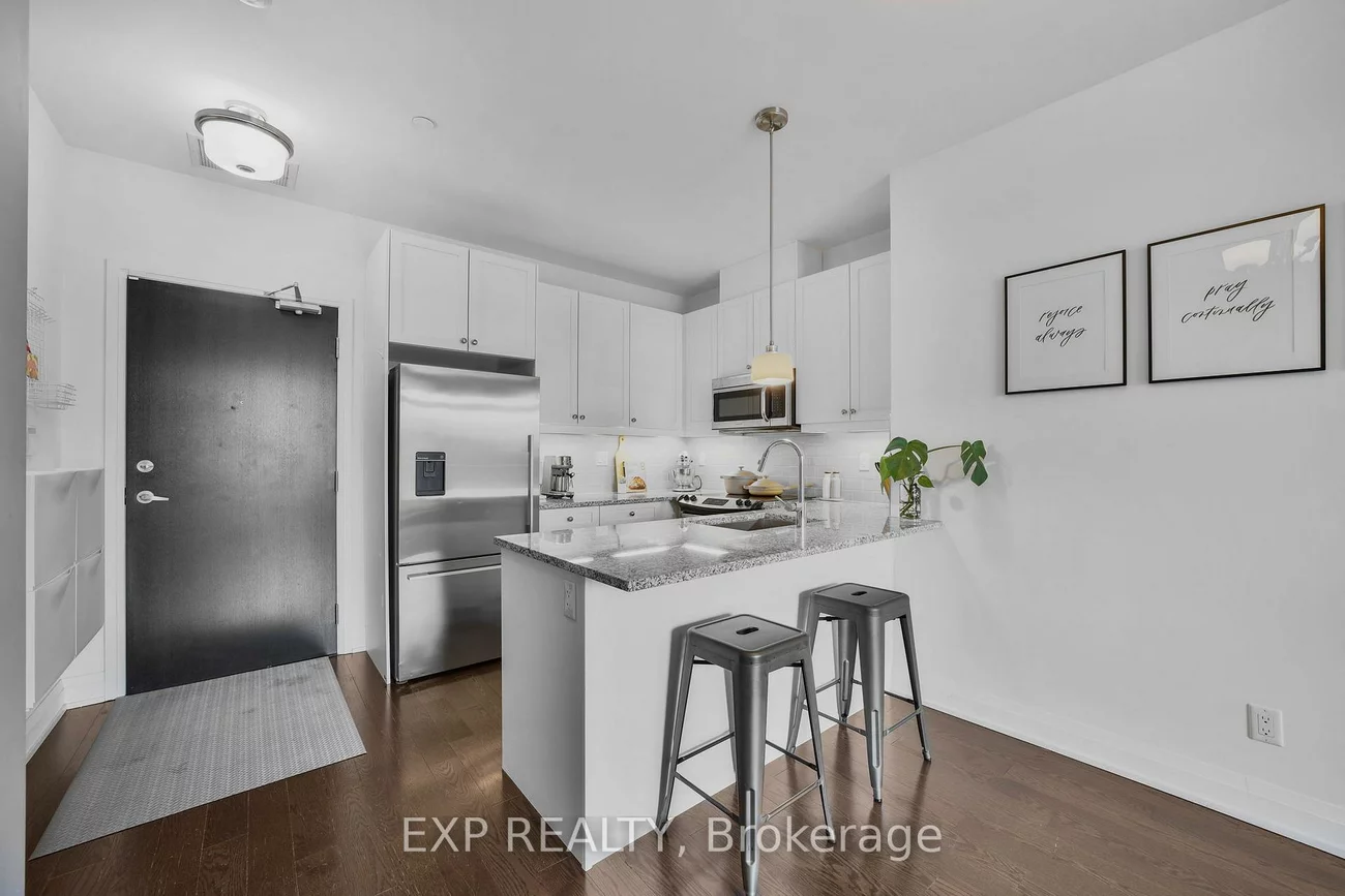 15277, Yonge, Aurora Village, Aurora