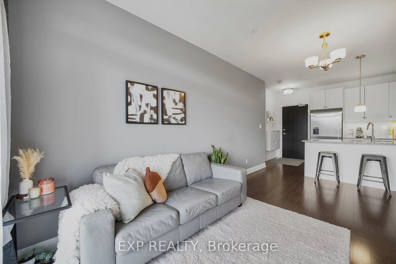 15277, Yonge, Aurora Village, Aurora