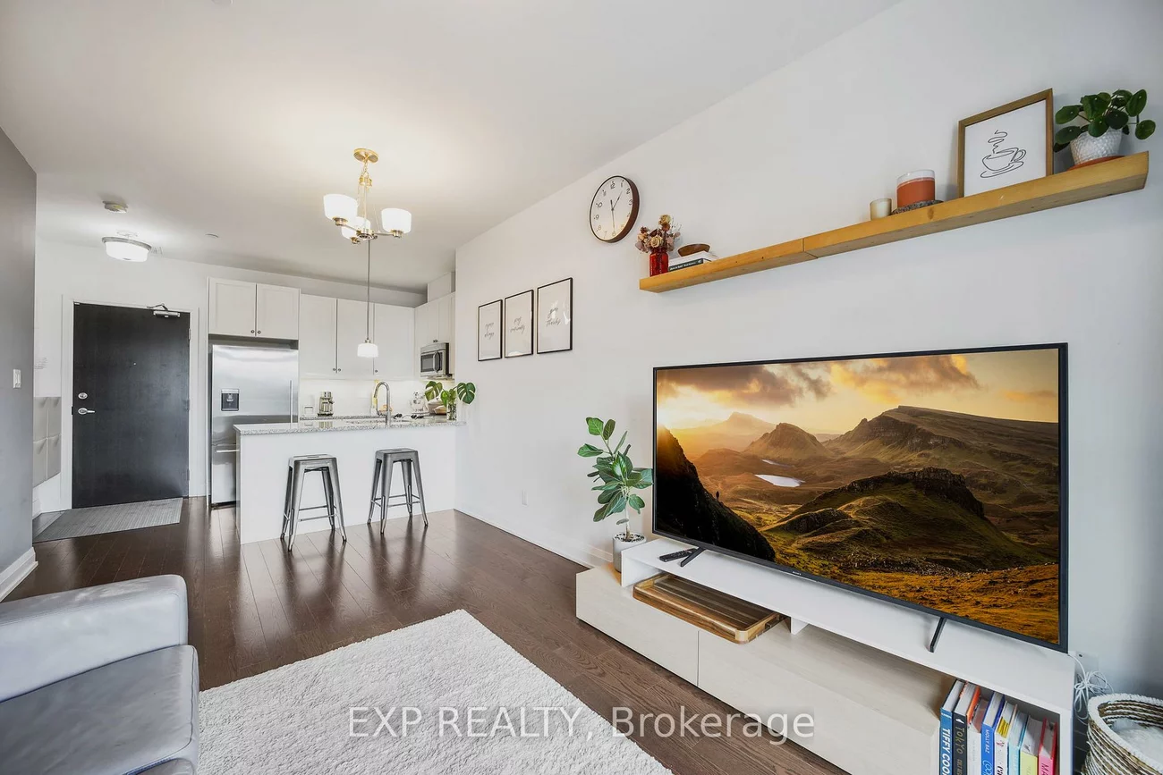 15277, Yonge, Aurora Village, Aurora