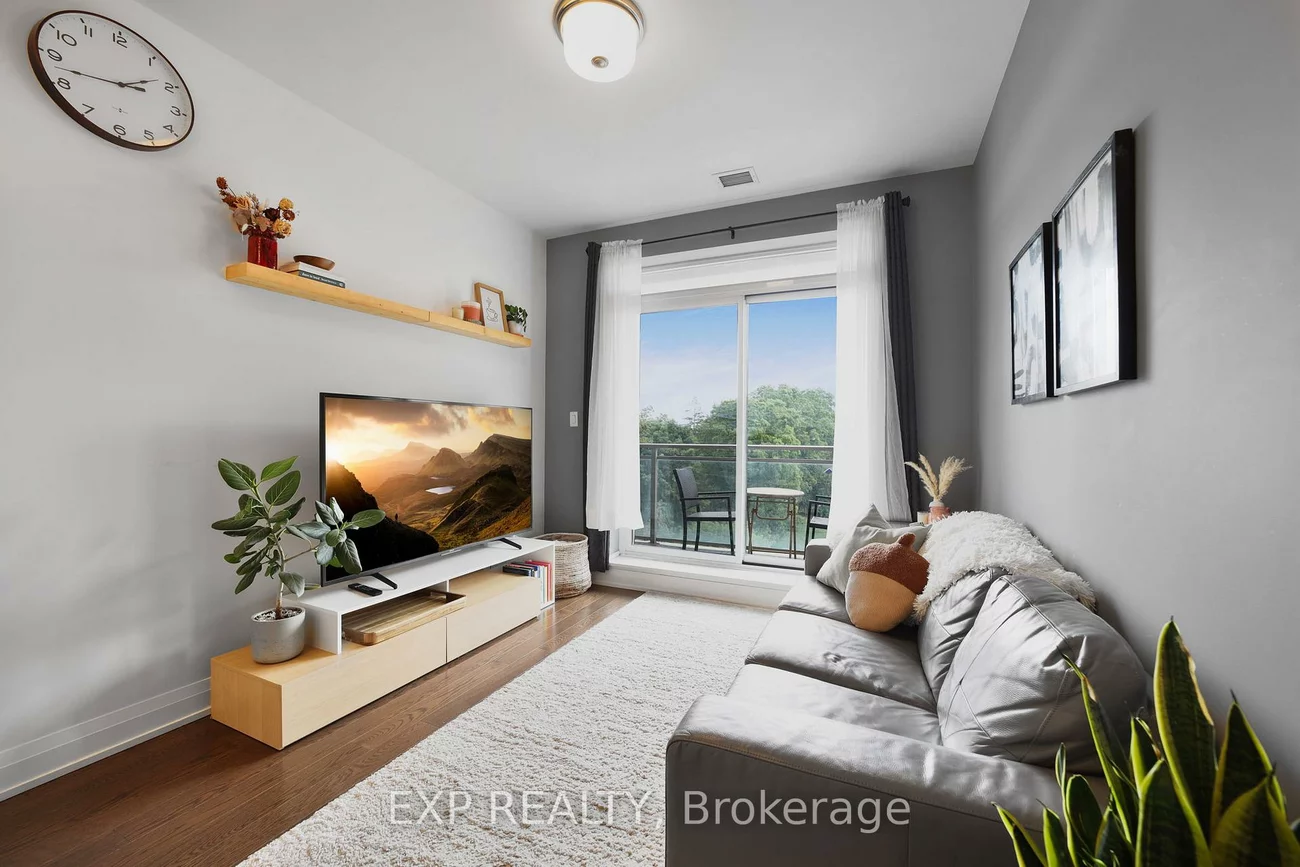 15277, Yonge, Aurora Village, Aurora