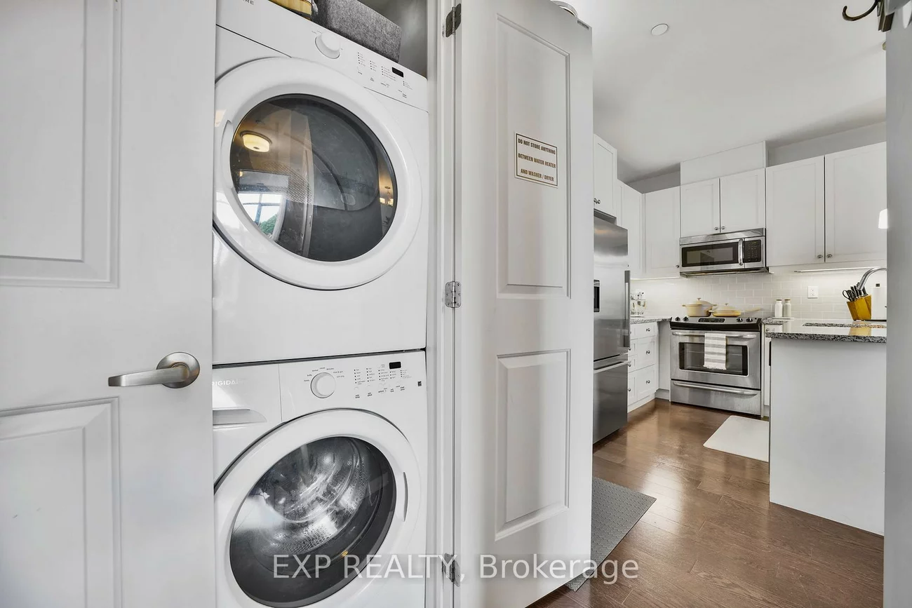 15277, Yonge, Aurora Village, Aurora