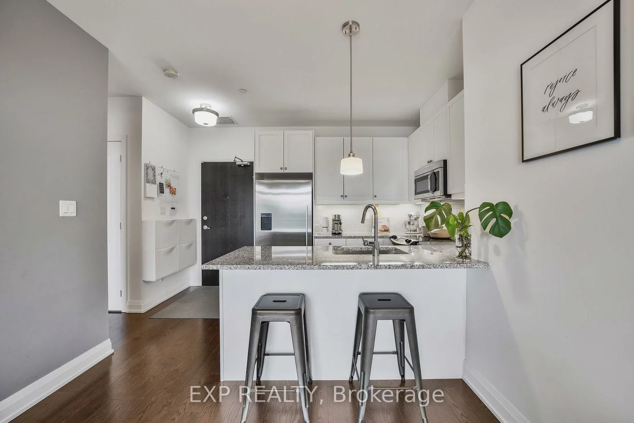 15277, Yonge, Aurora Village, Aurora