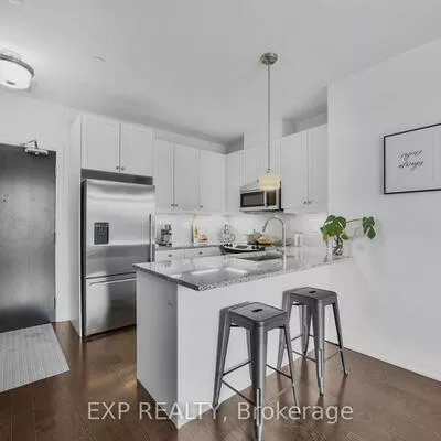 15277, Yonge, Aurora Village, Aurora