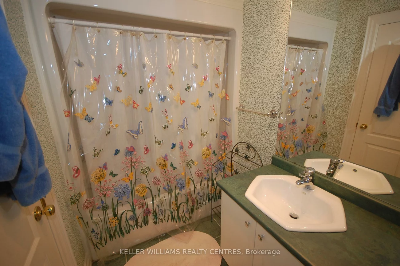 470, Falconwood, Aurora Estates, Aurora