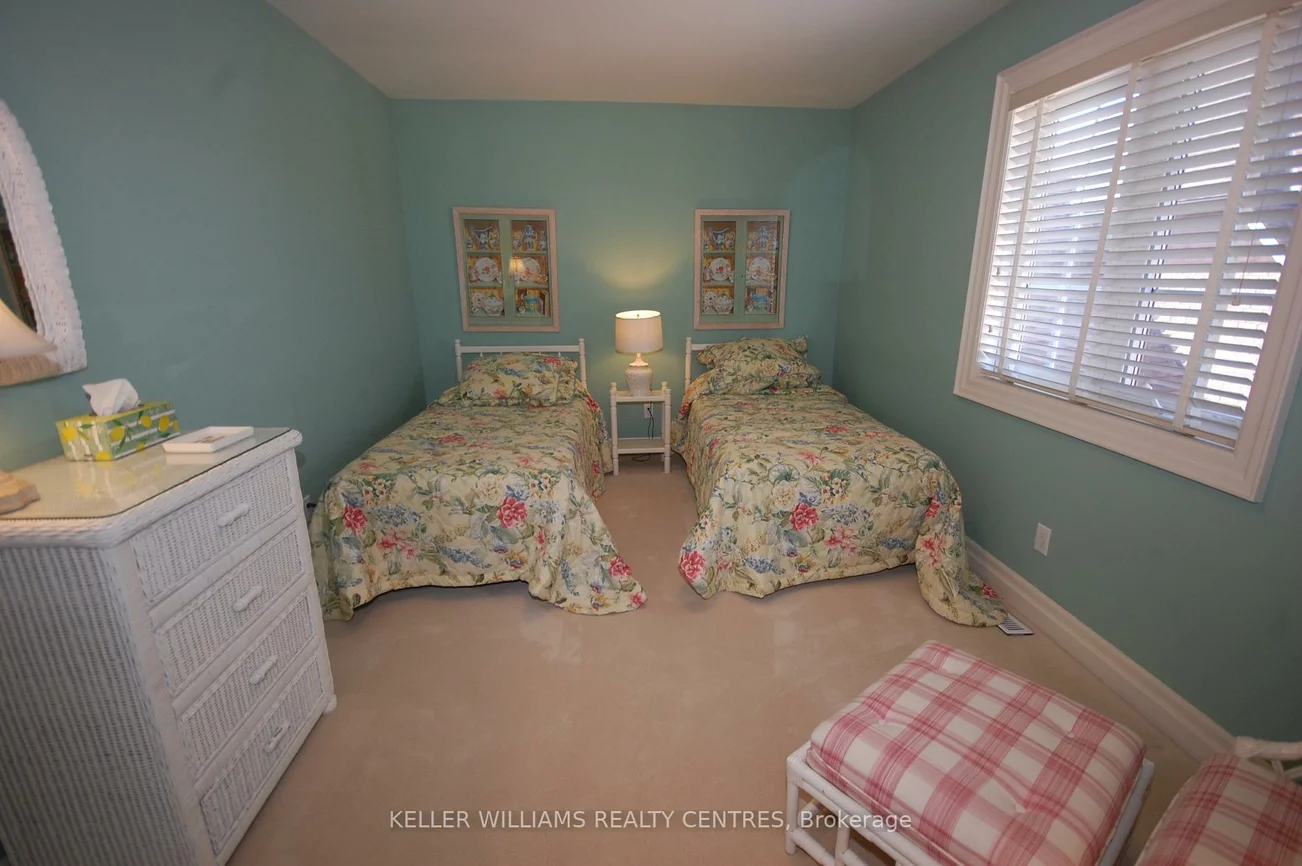 470, Falconwood, Aurora Estates, Aurora