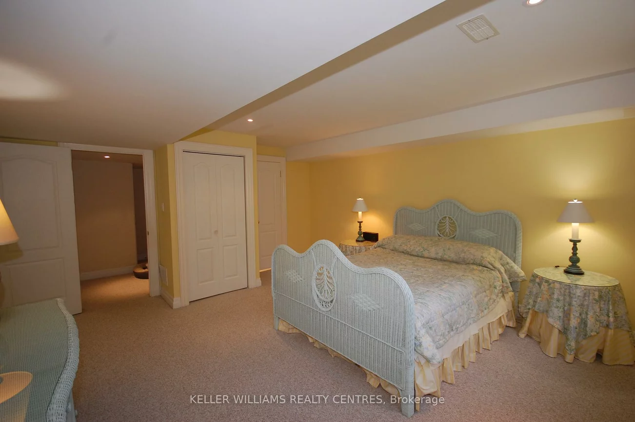 470, Falconwood, Aurora Estates, Aurora