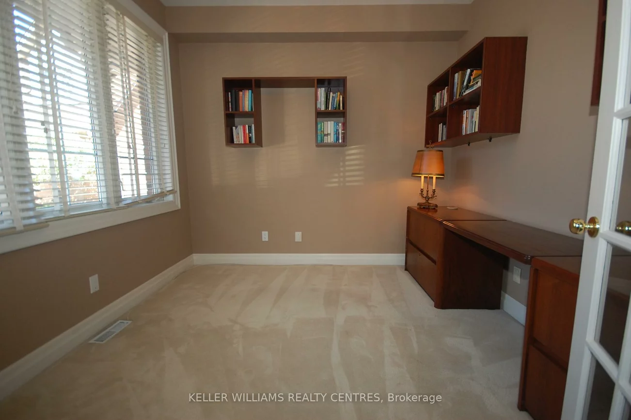 470, Falconwood, Aurora Estates, Aurora