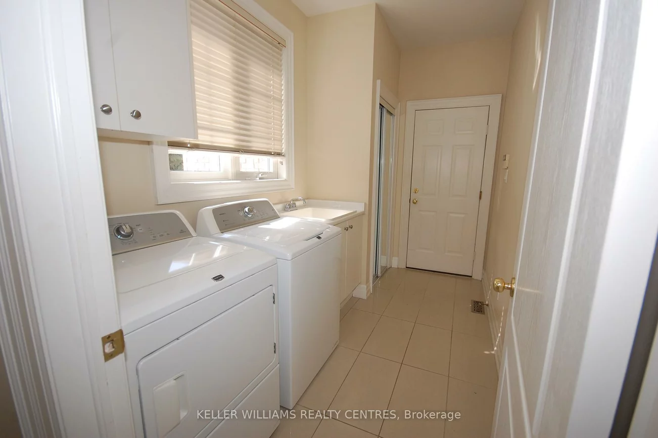 470, Falconwood, Aurora Estates, Aurora