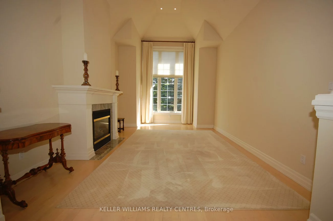 470, Falconwood, Aurora Estates, Aurora