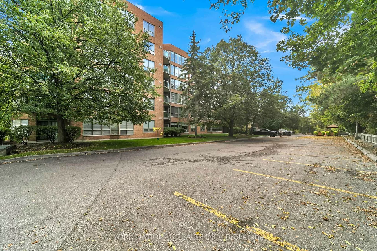 14924, Yonge, Aurora Highlands, Aurora