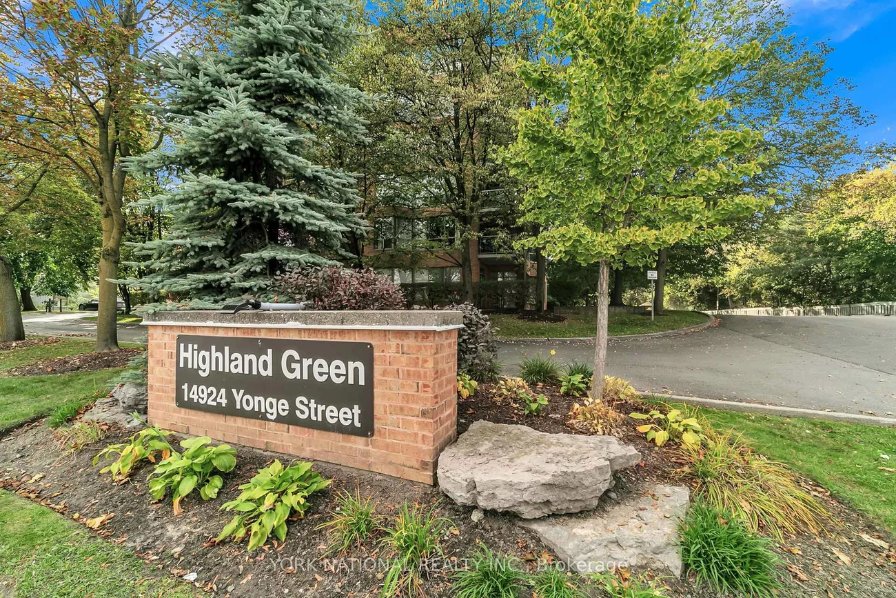 14924, Yonge, Aurora Highlands, Aurora