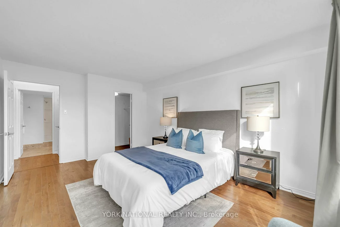 14924, Yonge, Aurora Highlands, Aurora