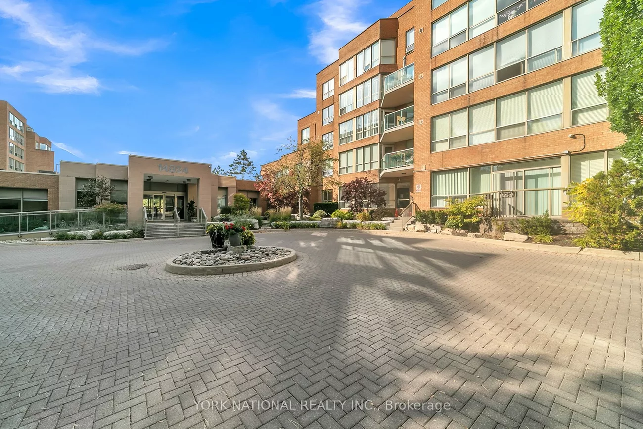 14924, Yonge, Aurora Highlands, Aurora