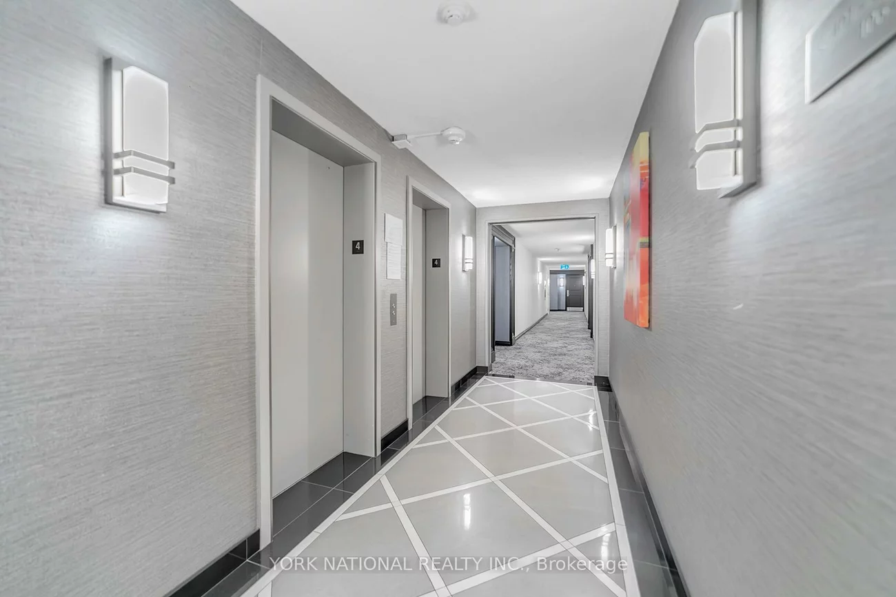 14924, Yonge, Aurora Highlands, Aurora